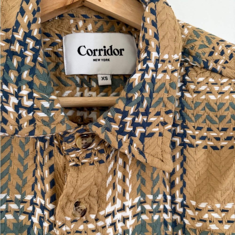 Corridor Men's Casual Button Down Shirt - Tan and Green